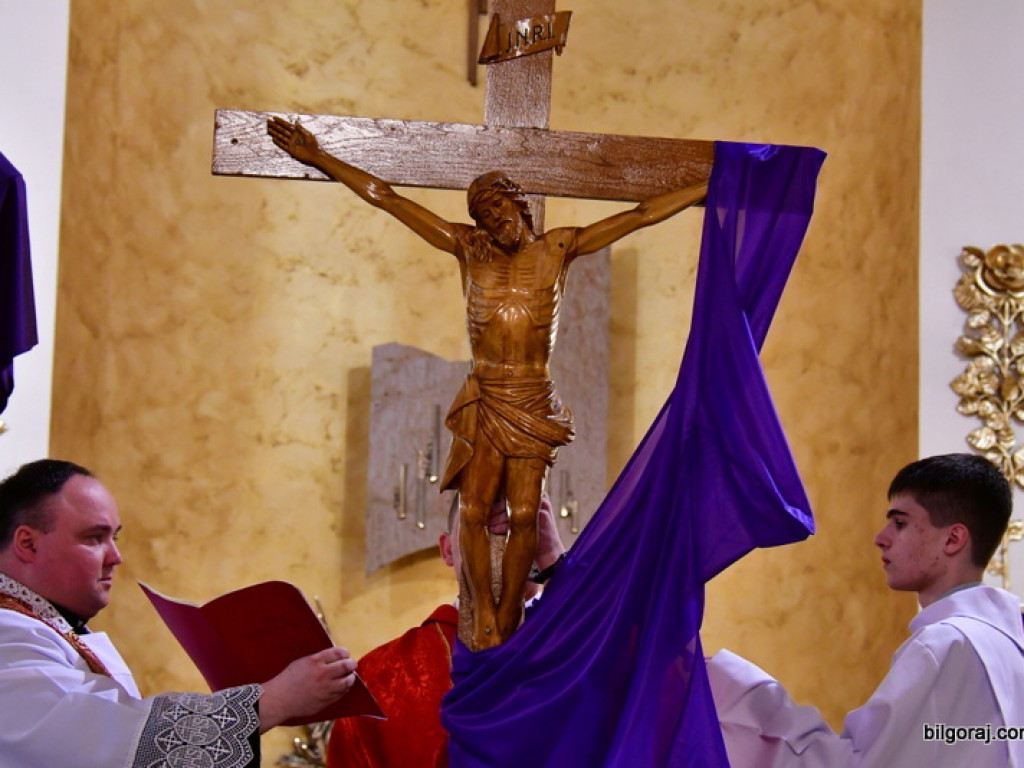 Głosimy Krzyż i Zmartwychwstanie. Wielki Piątek (FOTO)