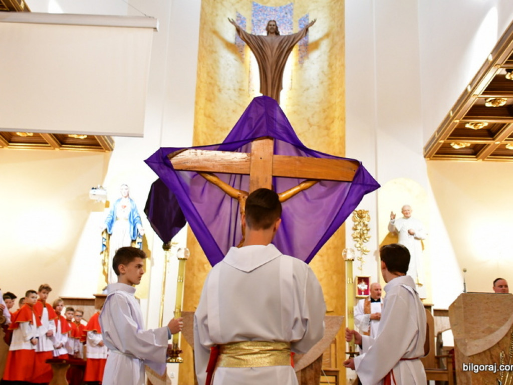Głosimy Krzyż i Zmartwychwstanie. Wielki Piątek (FOTO)