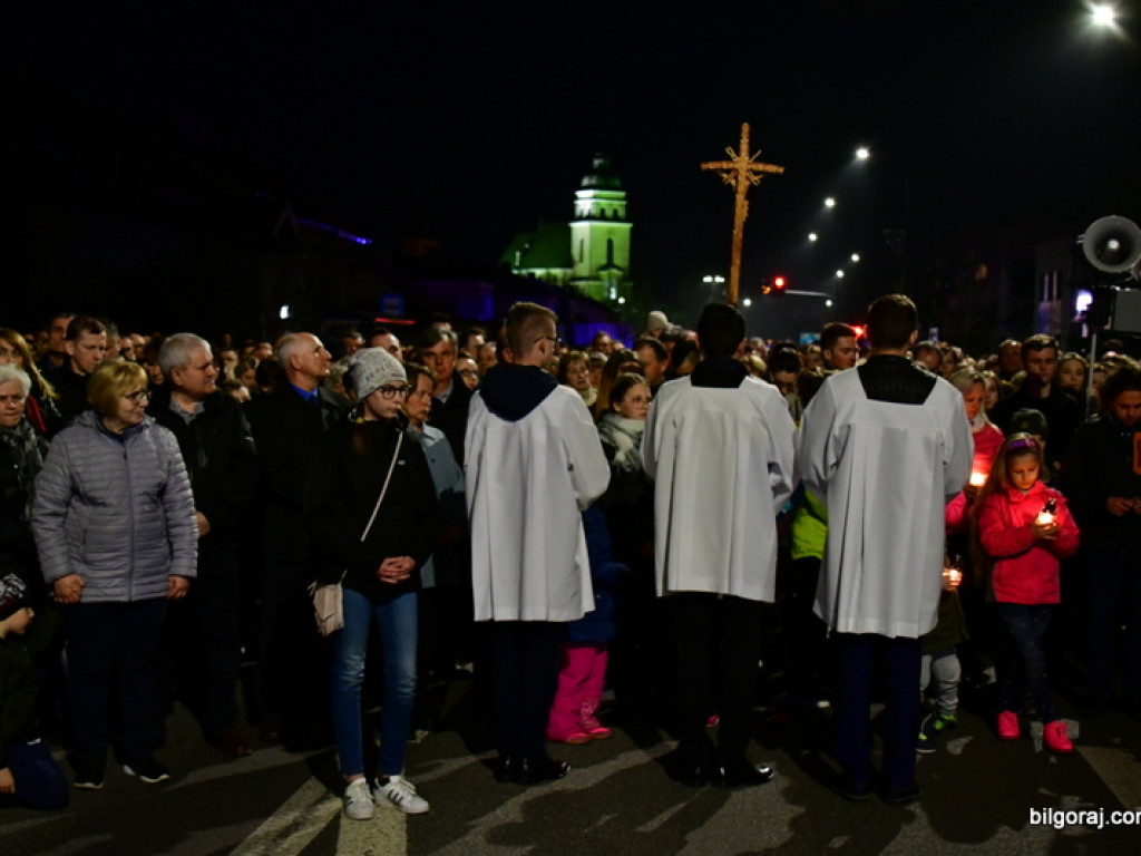 Via Crucis na ulicach Biłgoraja (FOTO)