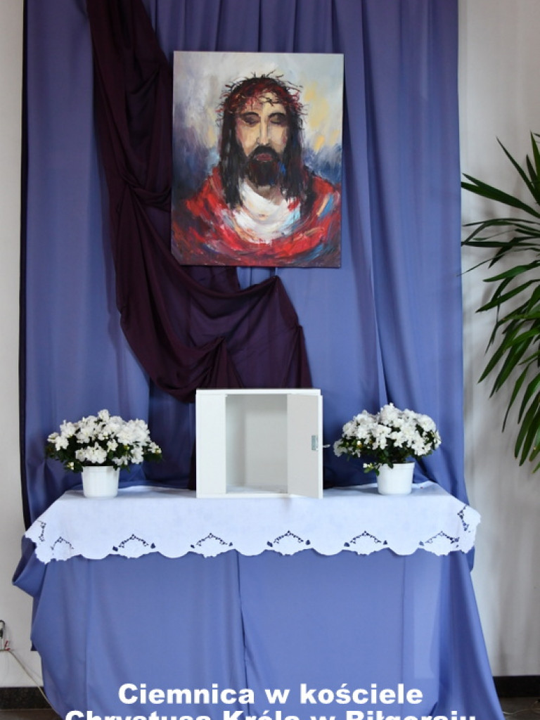 Groby Pańskie i ciemnice w świątyniach Ziemi Biłgorajskiej (FOTO)