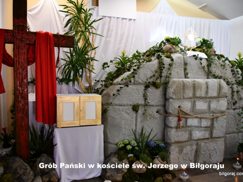 Groby Pańskie i ciemnice w świątyniach Ziemi Biłgorajskiej (FOTO)