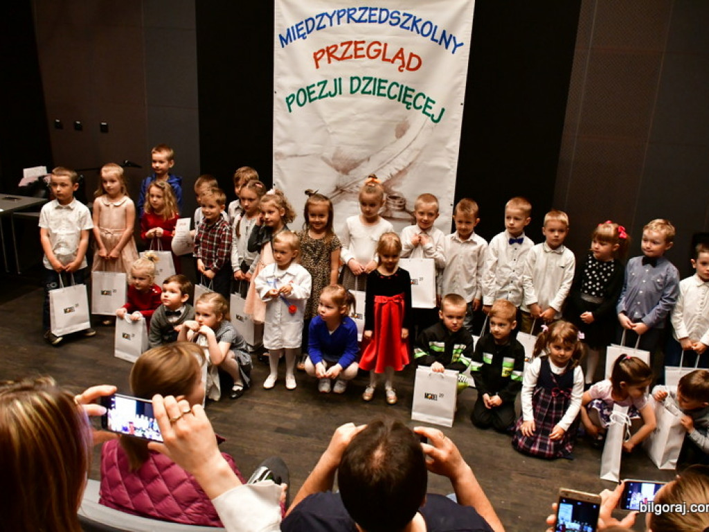 Przedszkolaki recytowały wiersze o pracy i zawodach (FOTO)