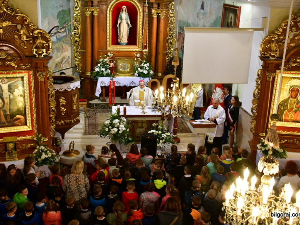 Łączy nas razem Polska. Dzień patrona w SP Nr 5 (FOTO)