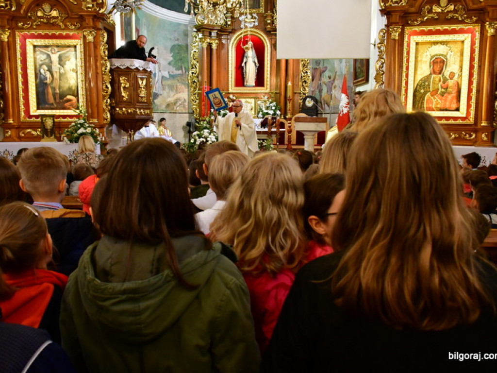 Łączy nas razem Polska. Dzień patrona w SP Nr 5 (FOTO)