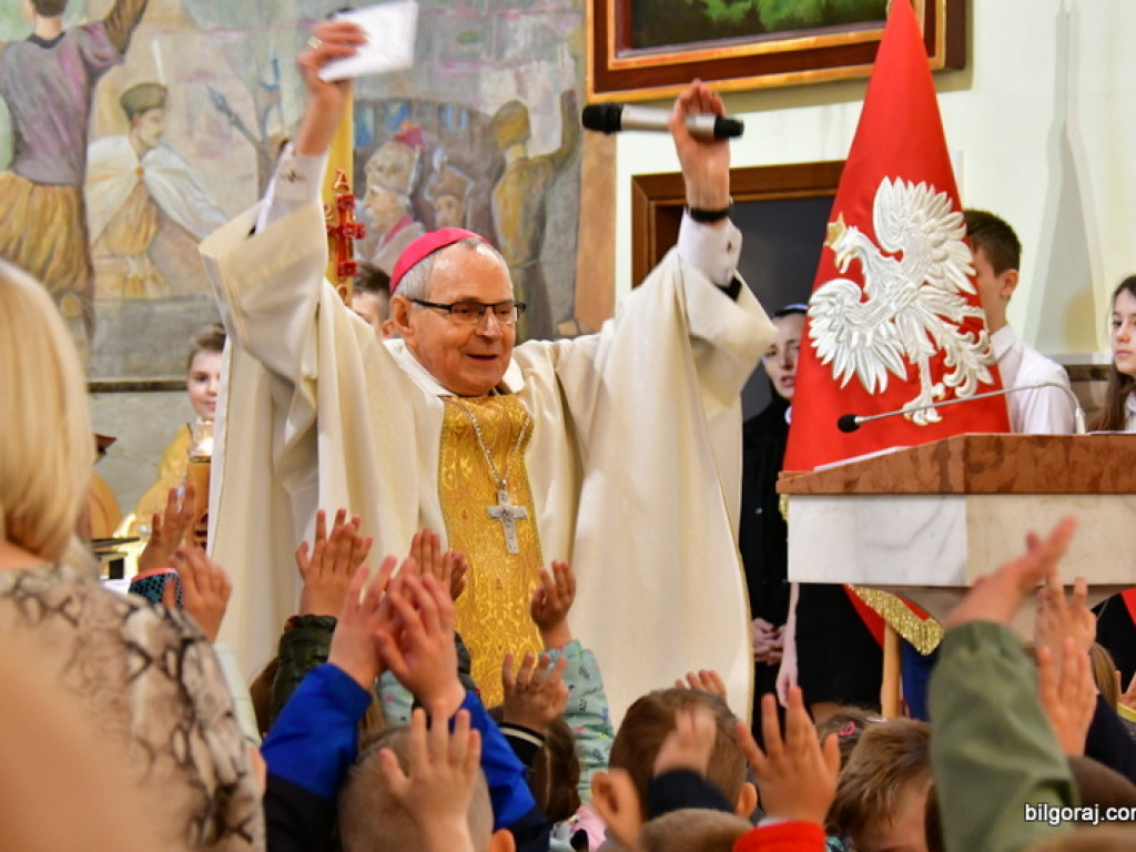 Łączy nas razem Polska. Dzień patrona w SP Nr 5 (FOTO)
