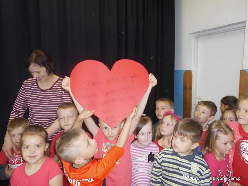 „Kolorowy dzień w Peru” w Szkole Podstawowej w Hedwiżynie (FOTO)