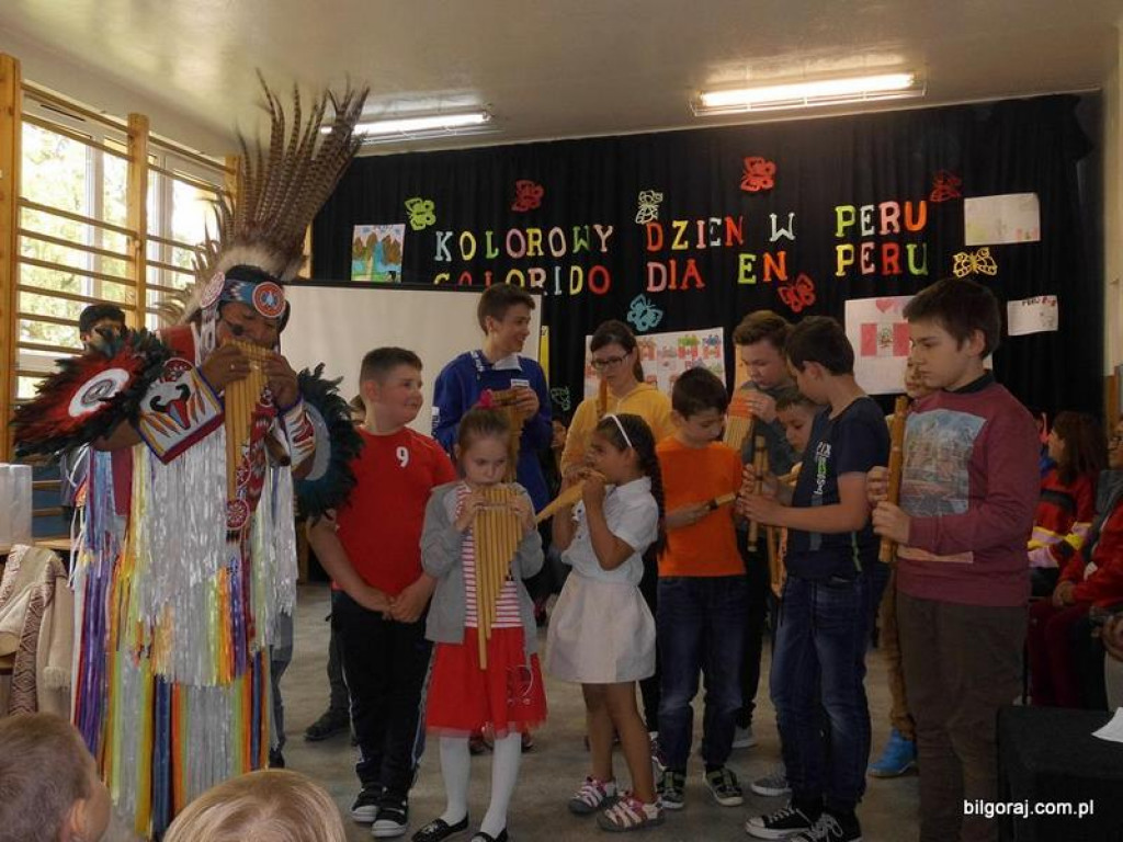 „Kolorowy dzień w Peru” w Szkole Podstawowej w Hedwiżynie (FOTO)