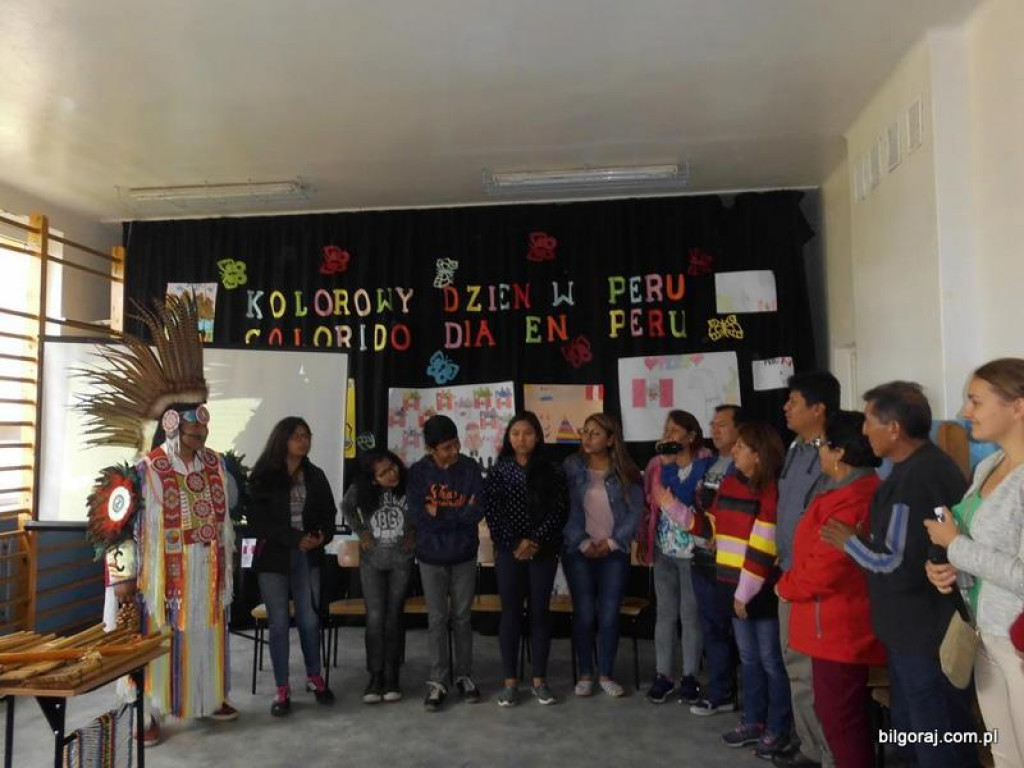 „Kolorowy dzień w Peru” w Szkole Podstawowej w Hedwiżynie (FOTO)