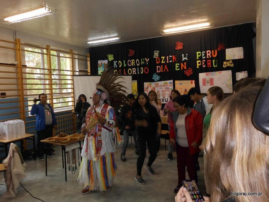 „Kolorowy dzień w Peru” w Szkole Podstawowej w Hedwiżynie (FOTO)