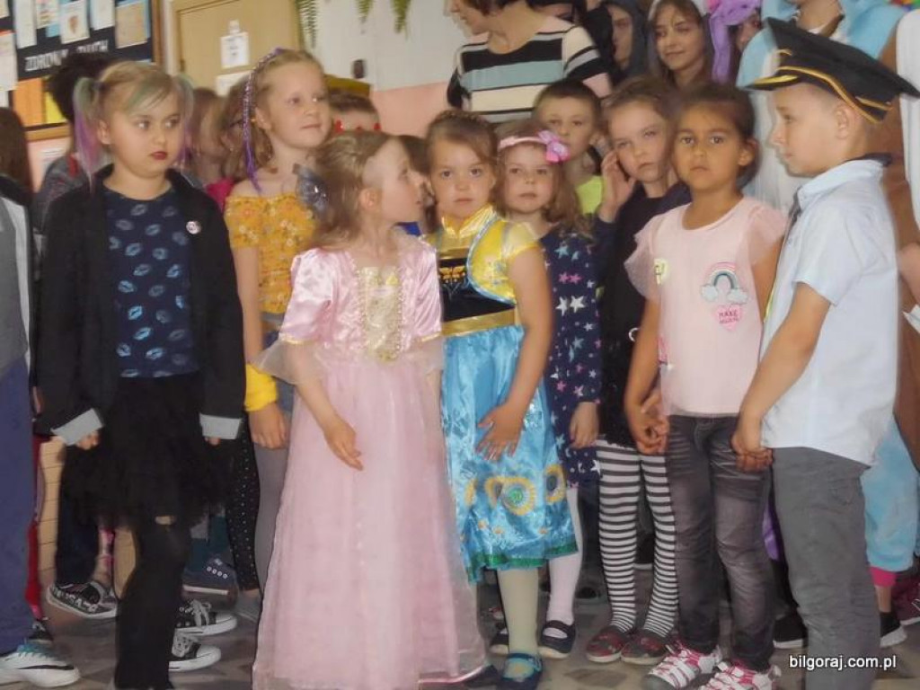 „Kolorowy dzień w Peru” w Szkole Podstawowej w Hedwiżynie (FOTO)