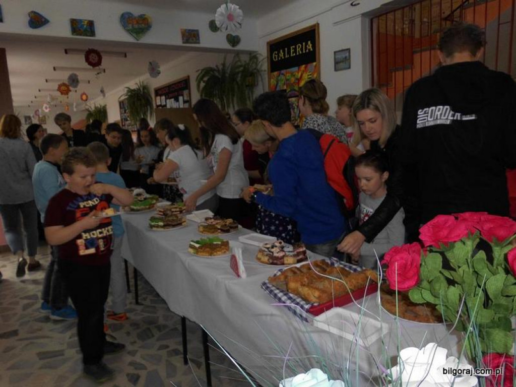 „Kolorowy dzień w Peru” w Szkole Podstawowej w Hedwiżynie (FOTO)