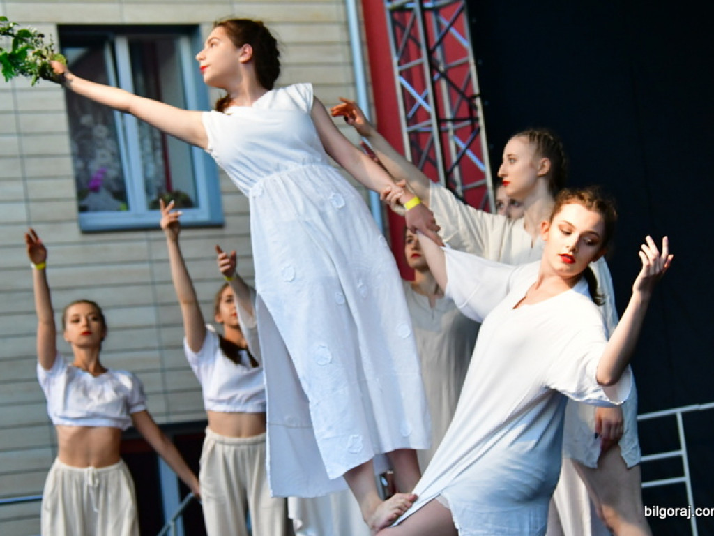 Ruszyły Dni Biłgoraja. Święto Miasta rozpoczęło się od tanecznego widowiska (FOTO)