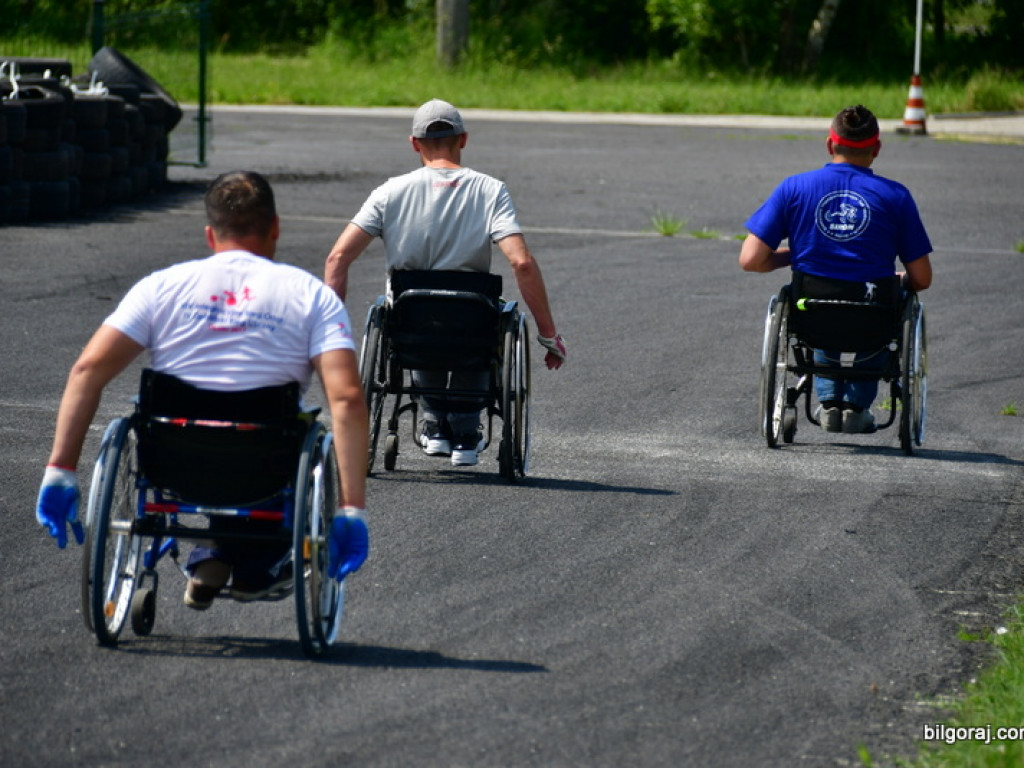 Beata Strzałka na integracyjnym pinkiku  osób niepełnosprawnych 