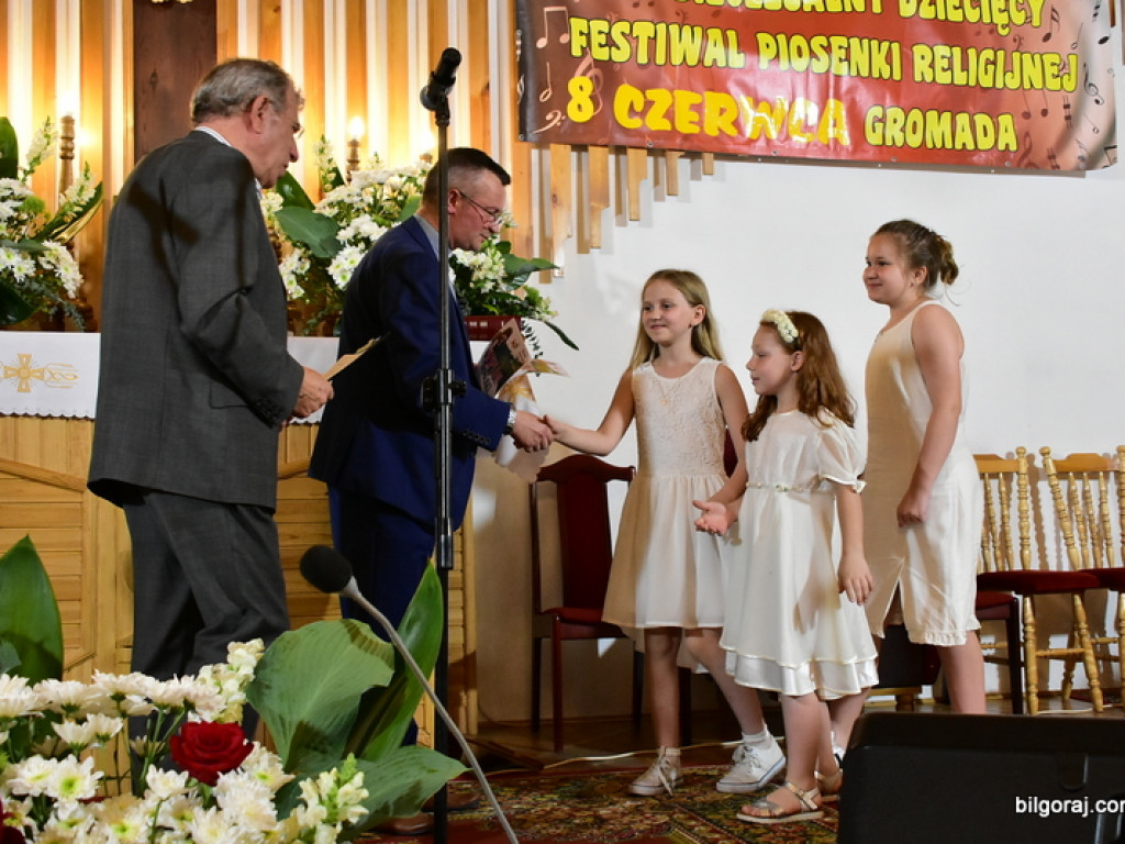 Festiwalowe zmagania małych artystów w Gromadzie. Dzieci śpiewały ku czci Maryi (FOTO, WYNIKI)