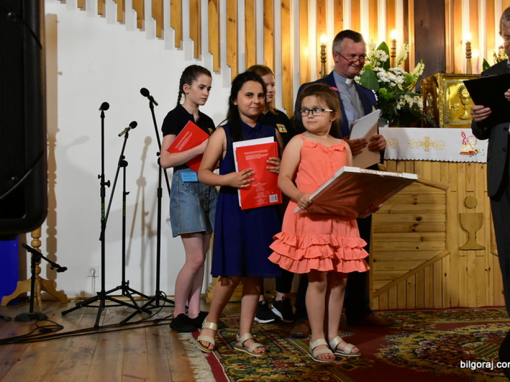 Festiwalowe zmagania małych artystów w Gromadzie. Dzieci śpiewały ku czci Maryi (FOTO, WYNIKI)