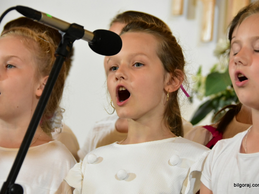 Festiwalowe zmagania małych artystów w Gromadzie. Dzieci śpiewały ku czci Maryi (FOTO, WYNIKI)