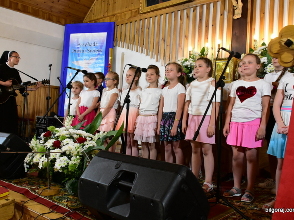 Festiwalowe zmagania małych artystów w Gromadzie. Dzieci śpiewały ku czci Maryi (FOTO, WYNIKI)
