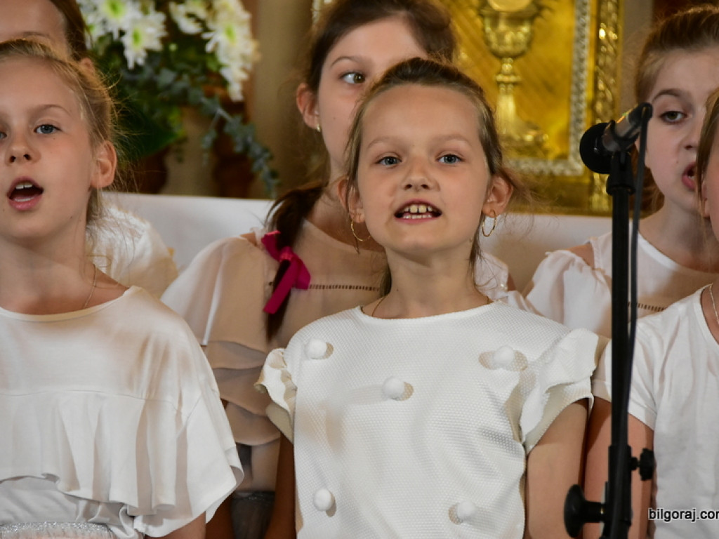 Festiwalowe zmagania małych artystów w Gromadzie. Dzieci śpiewały ku czci Maryi (FOTO, WYNIKI)