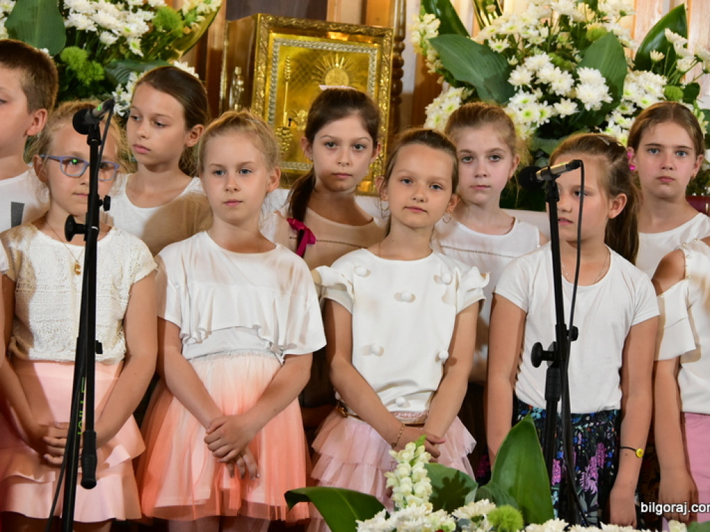Festiwalowe zmagania małych artystów w Gromadzie. Dzieci śpiewały ku czci Maryi (FOTO, WYNIKI)