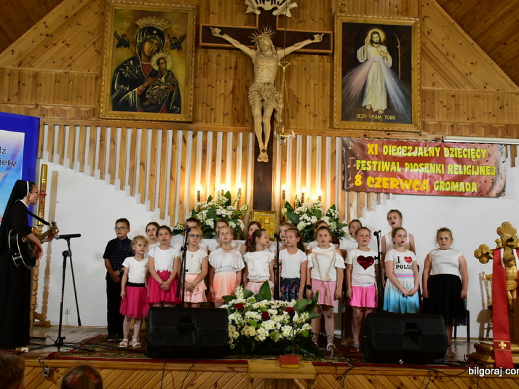 Festiwalowe zmagania małych artystów w Gromadzie. Dzieci śpiewały ku czci Maryi (FOTO, WYNIKI)