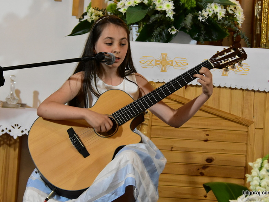 Festiwalowe zmagania małych artystów w Gromadzie. Dzieci śpiewały ku czci Maryi (FOTO, WYNIKI)