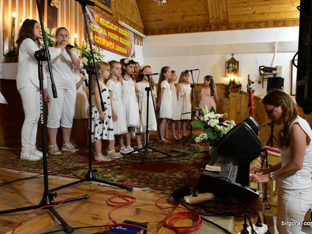 Festiwalowe zmagania małych artystów w Gromadzie. Dzieci śpiewały ku czci Maryi (FOTO, WYNIKI)