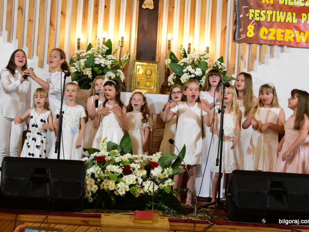 Festiwalowe zmagania małych artystów w Gromadzie. Dzieci śpiewały ku czci Maryi (FOTO, WYNIKI)