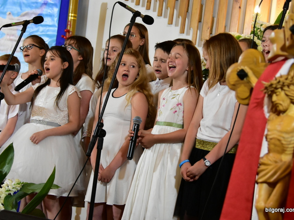 Festiwalowe zmagania małych artystów w Gromadzie. Dzieci śpiewały ku czci Maryi (FOTO, WYNIKI)