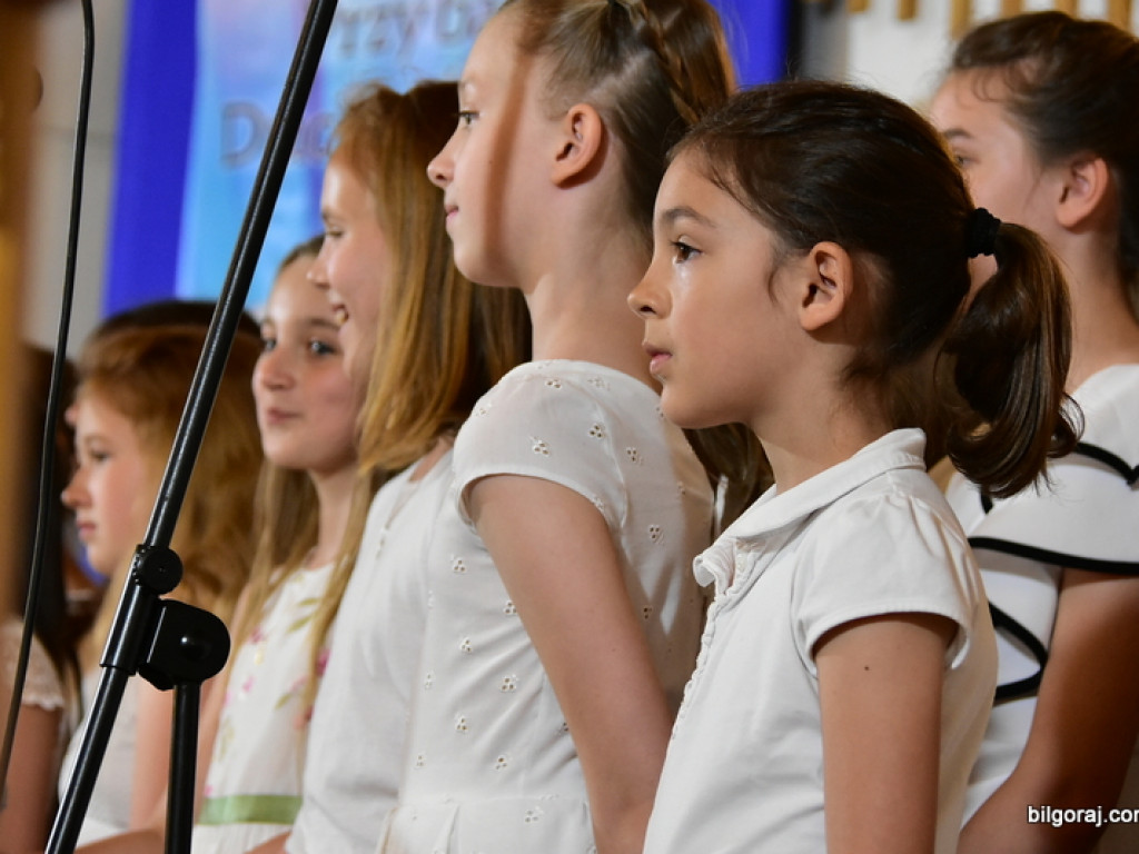 Festiwalowe zmagania małych artystów w Gromadzie. Dzieci śpiewały ku czci Maryi (FOTO, WYNIKI)