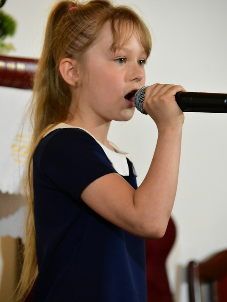 Festiwalowe zmagania małych artystów w Gromadzie. Dzieci śpiewały ku czci Maryi (FOTO, WYNIKI)