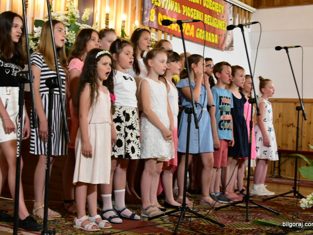 Festiwalowe zmagania małych artystów w Gromadzie. Dzieci śpiewały ku czci Maryi (FOTO, WYNIKI)