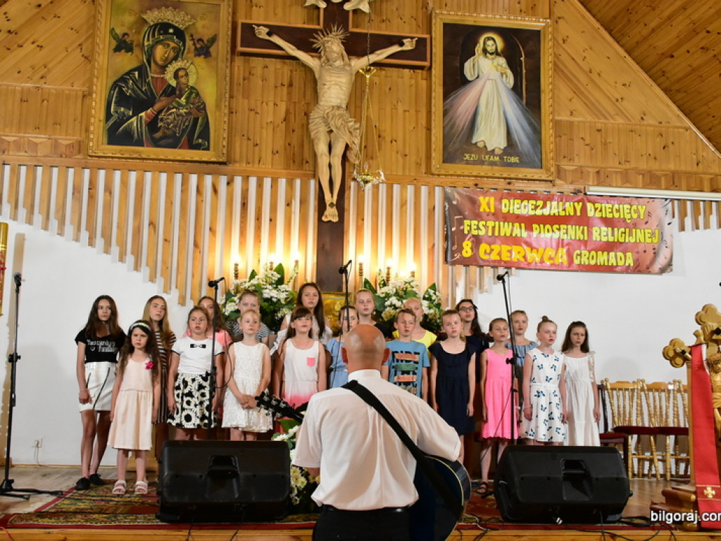 Festiwalowe zmagania małych artystów w Gromadzie. Dzieci śpiewały ku czci Maryi (FOTO, WYNIKI)