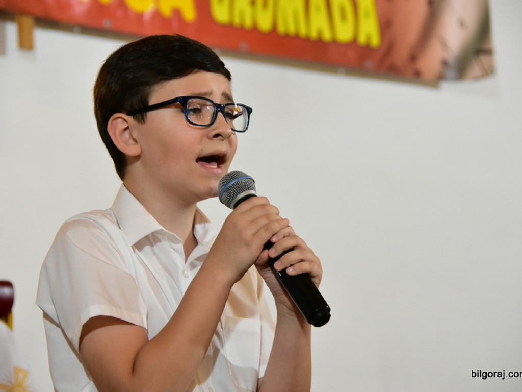 Festiwalowe zmagania małych artystów w Gromadzie. Dzieci śpiewały ku czci Maryi (FOTO, WYNIKI)