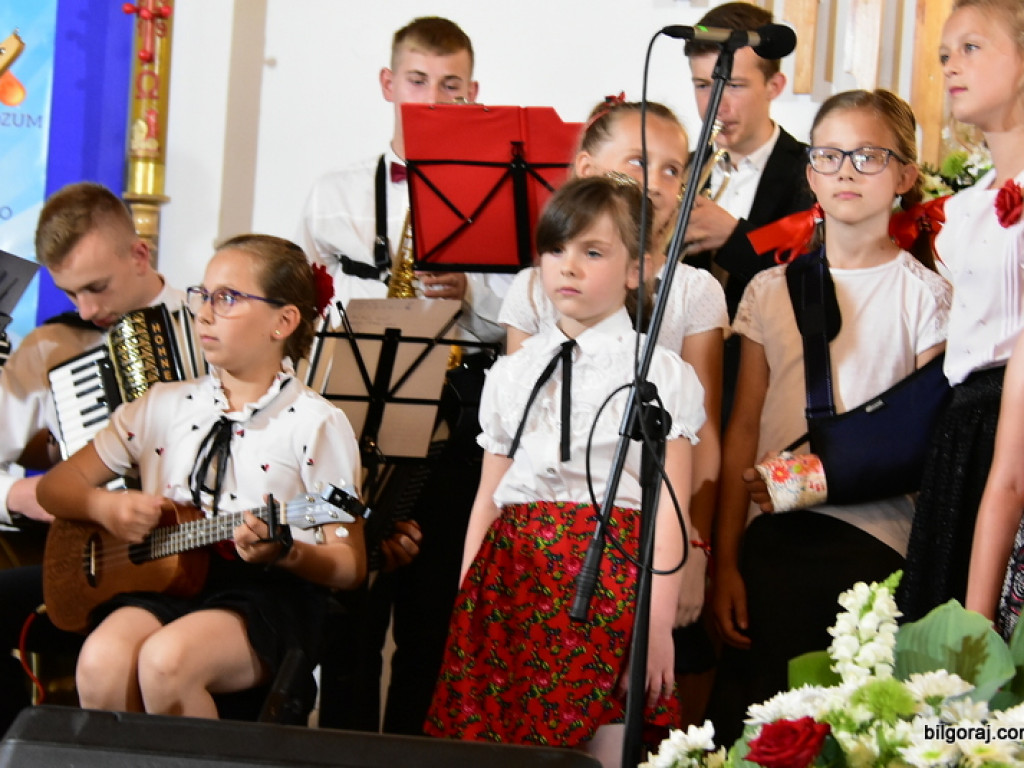 Festiwalowe zmagania małych artystów w Gromadzie. Dzieci śpiewały ku czci Maryi (FOTO, WYNIKI)