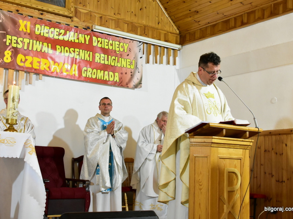 Festiwalowe zmagania małych artystów w Gromadzie. Dzieci śpiewały ku czci Maryi (FOTO, WYNIKI)