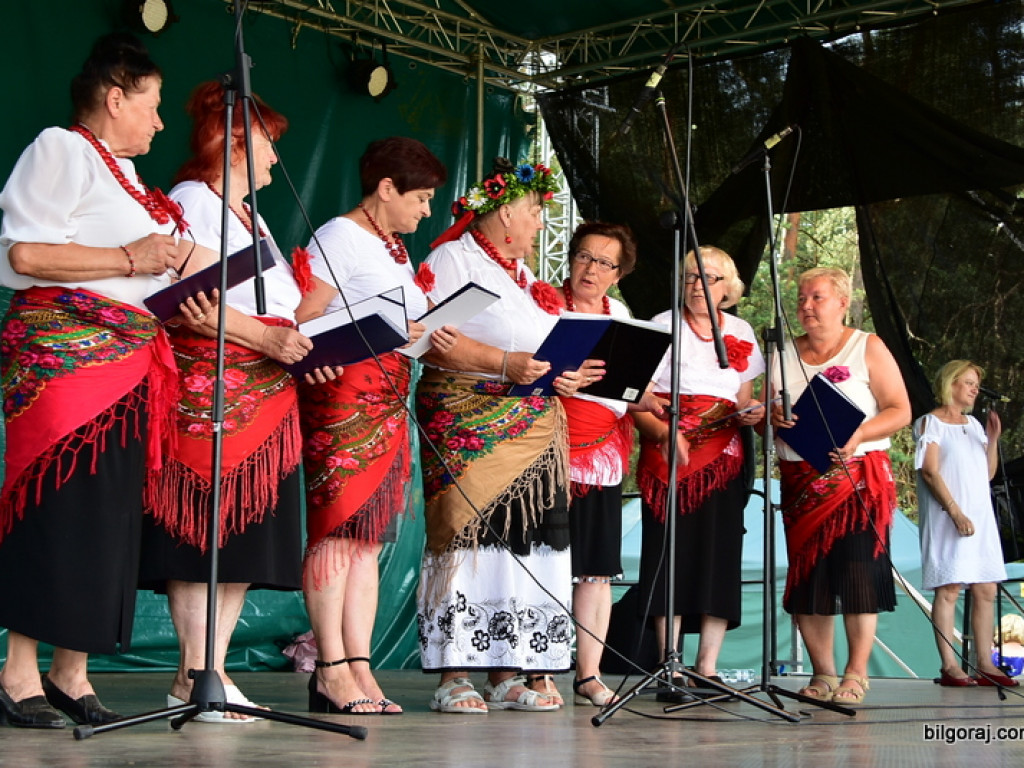 Ludowa muzyka, ginące zawody i puszczanie wianków, czyli Festiwal Sztuki Ludowej 