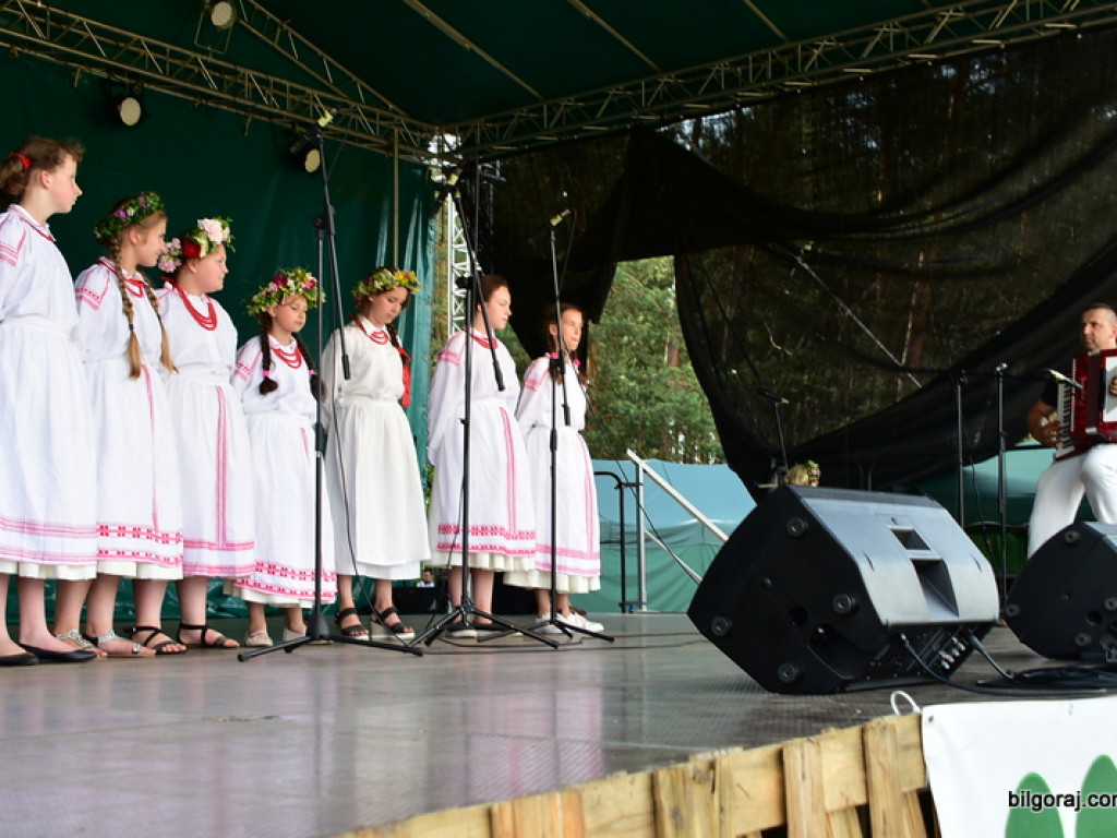Ludowa muzyka, ginące zawody i puszczanie wianków, czyli Festiwal Sztuki Ludowej 