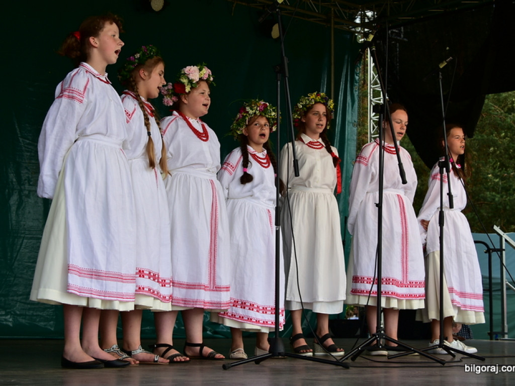 Ludowa muzyka, ginące zawody i puszczanie wianków, czyli Festiwal Sztuki Ludowej 