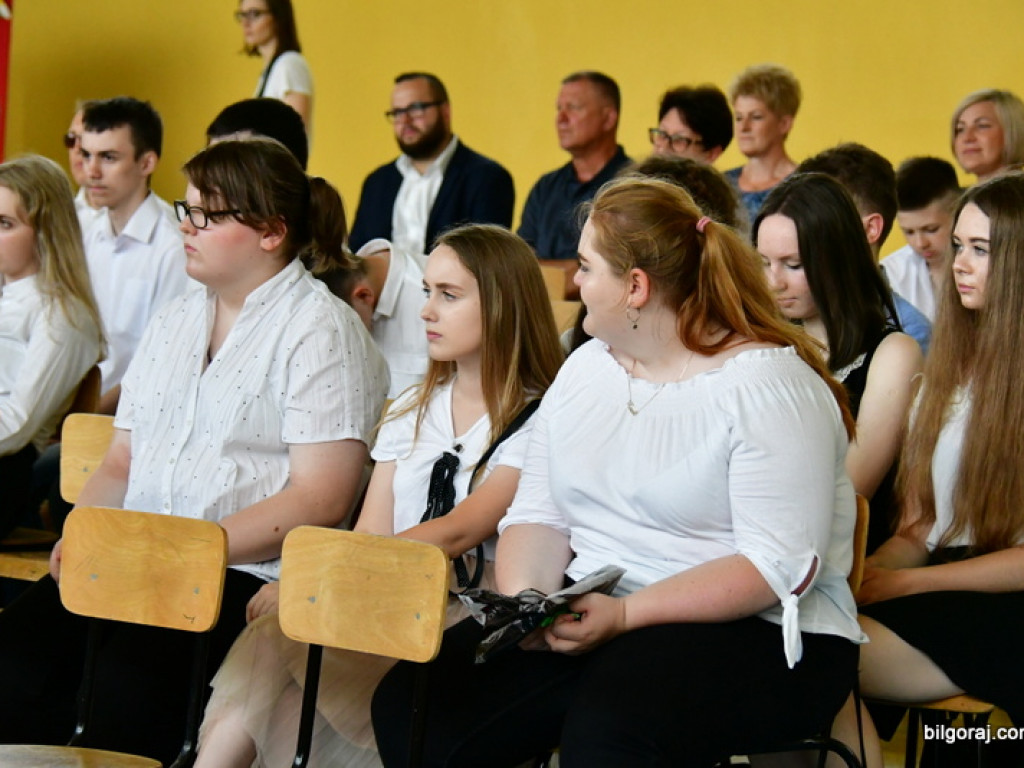 Zakończyli rok szkolny, wraz z nimi odeszły gimnazja (FOTO)