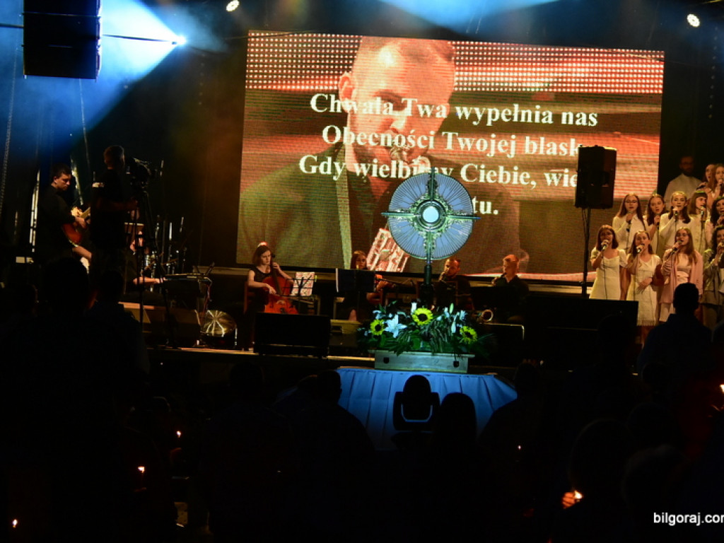 Koncert chwały na podsumowanie Uroczystości Bożego Ciała (FOTO, VIDEO)