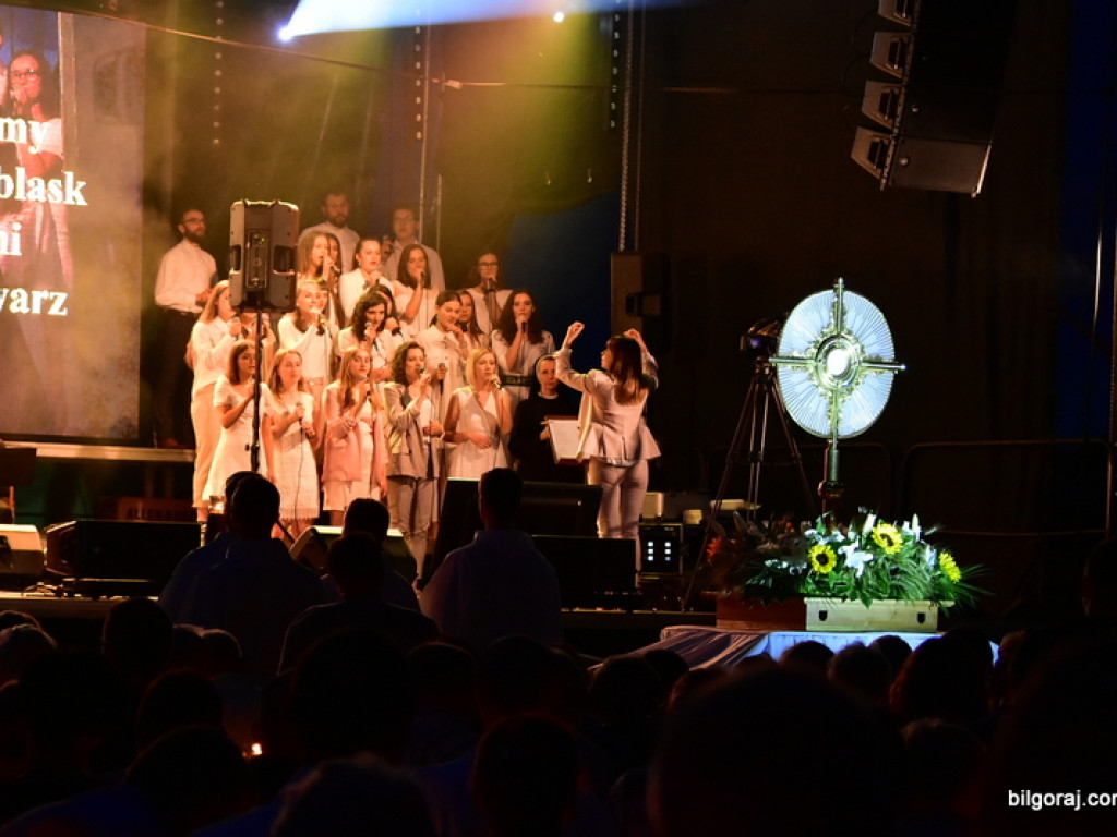 Koncert chwały na podsumowanie Uroczystości Bożego Ciała (FOTO, VIDEO)