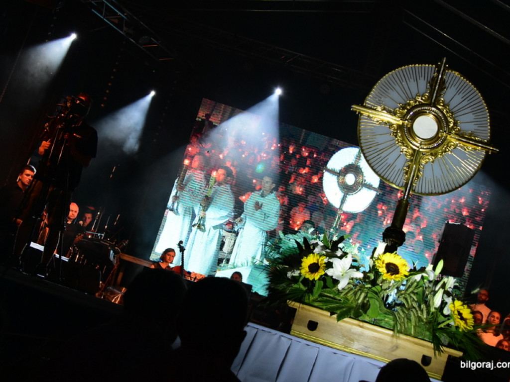 Koncert chwały na podsumowanie Uroczystości Bożego Ciała (FOTO, VIDEO)