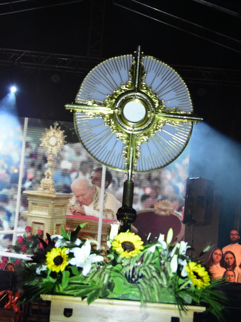 Koncert chwały na podsumowanie Uroczystości Bożego Ciała (FOTO, VIDEO)