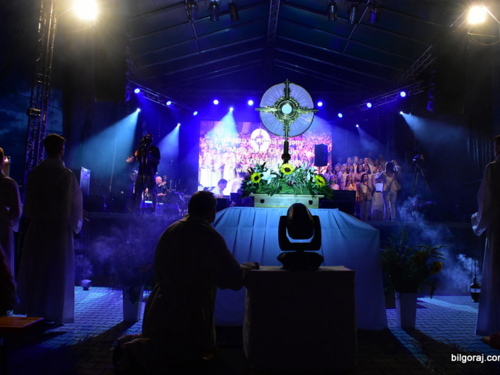 Koncert chwały na podsumowanie Uroczystości Bożego Ciała (FOTO, VIDEO)
