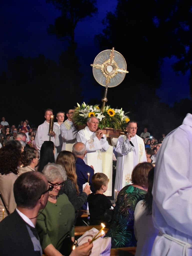Koncert chwały na podsumowanie Uroczystości Bożego Ciała (FOTO, VIDEO)
