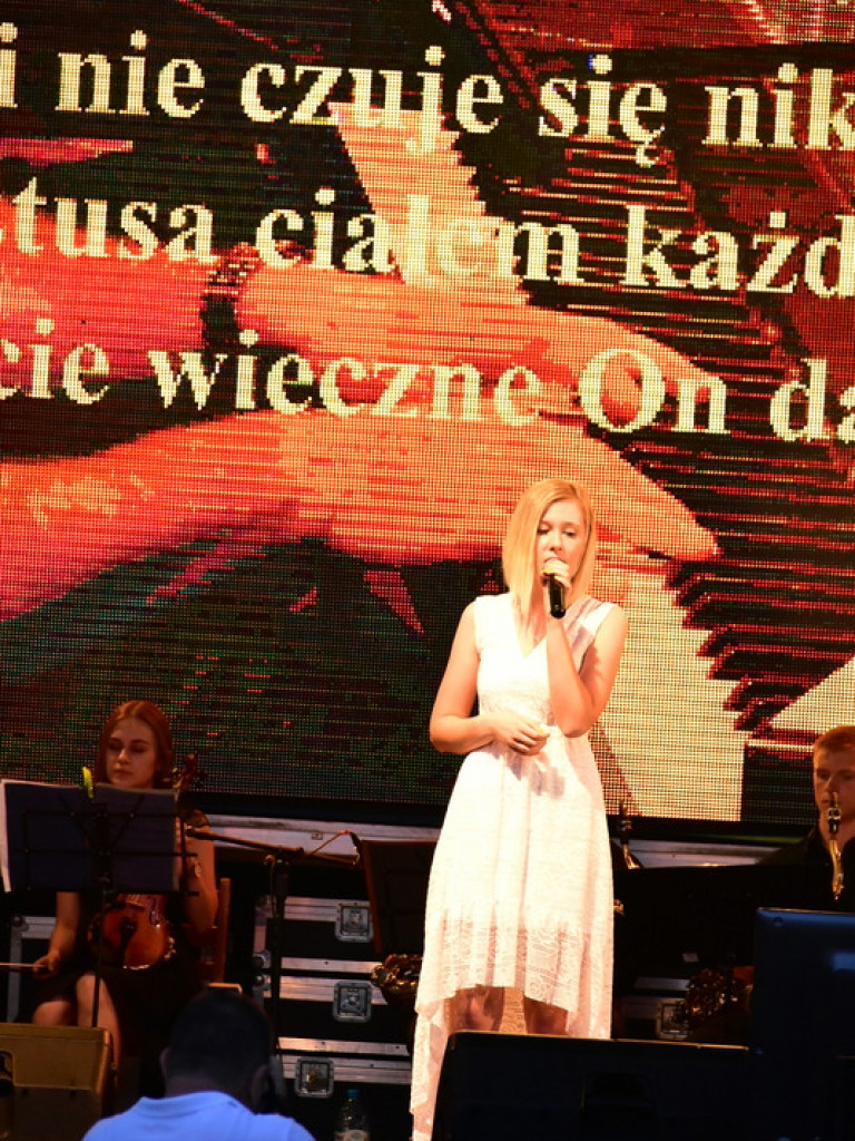 Koncert chwały na podsumowanie Uroczystości Bożego Ciała (FOTO, VIDEO)