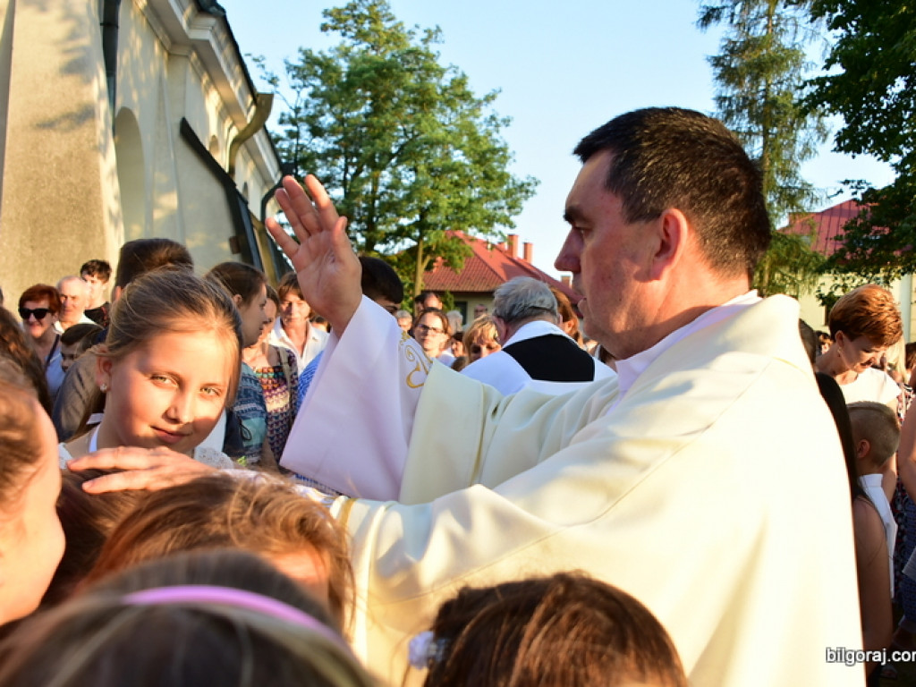 Oktawa Bożego Ciała. Wierni w procesjach do czterech ołtarzy i święcenie wianków (FOTO)