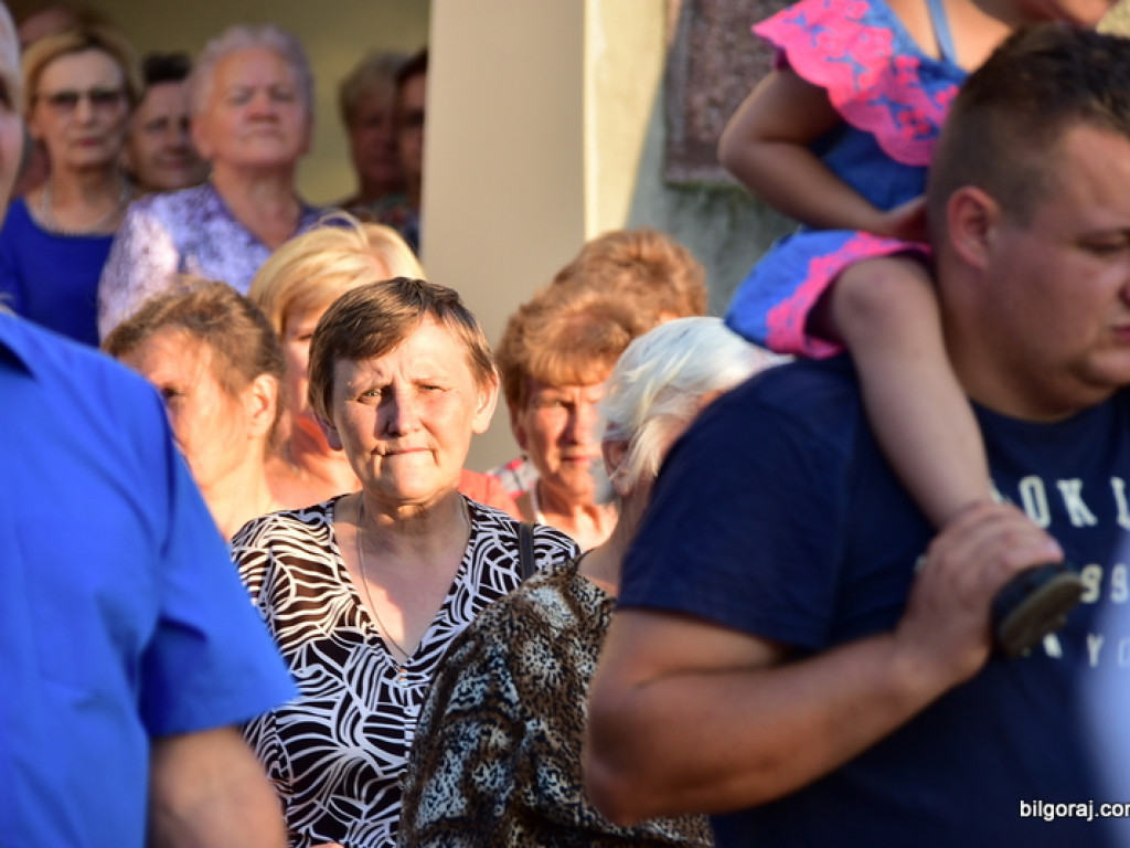 Oktawa Bożego Ciała. Wierni w procesjach do czterech ołtarzy i święcenie wianków (FOTO)