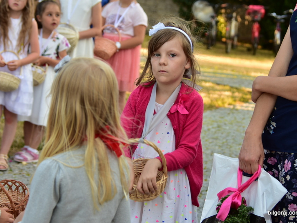 Oktawa Bożego Ciała. Wierni w procesjach do czterech ołtarzy i święcenie wianków (FOTO)
