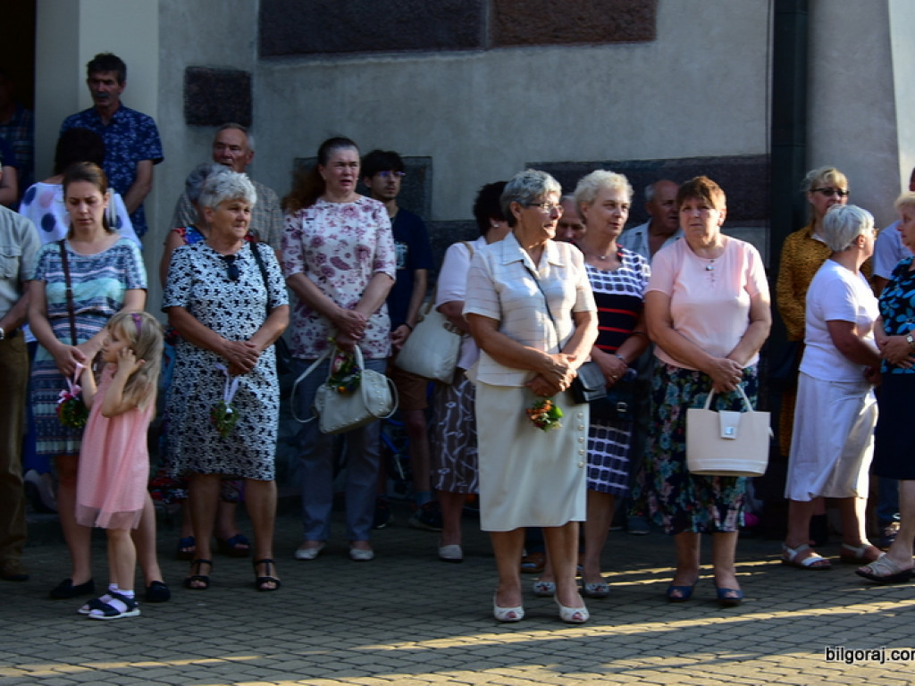 Oktawa Bożego Ciała. Wierni w procesjach do czterech ołtarzy i święcenie wianków (FOTO)